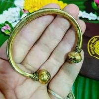 ราคา （จัดส่งจากประเทศไทย）. กำไลนวหรคุณ รุ่นสร้างอุโบสถ ปี 2517 หลวงปู่ทิม วัดละหารไร่ เนื้อทองเหลืองผสมโลหะอาถรรย์มวลสารต่างๆตามตำรา Fashion accessories #อย่าน้อยใจตัวเอง (1733168909048579514)