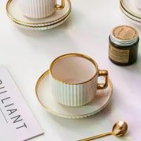 ราคา ชุดถ้วยกาแฟและจานรองเซรามิก ชุด 2 ชิ้น พร้อมช้อน รวมถ้วย 2 ใบ จาน 2 ใบ และช้อน 2 อัน ดีไซน์ขอบทอง เหมาะสำหรับกาแฟตอนบ่ายและการดื่มชา ถ้วยดื่มน้ำที่บ้าน ชุดถ้วยและจานที่หรูหรา เหม (1732914876590163384)