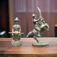 ราคา [จัดส่งทันที] องค์บูชา พระเจ้าตากสิน มหาราช พระเจ้าตากสินทรงม้า งานทองเหลือง เพื่อความเป็นสิริมงคลกับตัวเอง ตั้งบูชา โต๊ะทำงาน หิ้งพระ (1732741741278627304)