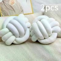ราคา หมอนอิงทรงกลมแบบผูกปม 2 ชิ้น ลายเรขาคณิตนุ่มนวล หมอนอิงสำหรับตกแต่งบ้าน สามารถซักด้วยเครื่องได้ เหมาะสำหรับเตียง โซฟา ห้องนอน ตกแต่งบ้านทุกฤดูกาล สไตล์เรียบง่าย เย็บตะเข็บอย่างไร้รอยต่อ (1733283186328