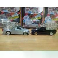 ราคา Isuzu D-max รถคอก Majarette 1/64 โมเดล น่ารัก ของ ตกแต่ง โต๊ะ ทํางาน zoids ชั้น วาง กล่อง สุ่ม ลาบูบู้ (1732851452428060598)