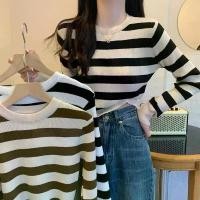 ราคา FANGSANYI1 เสื้อครอป เสื้อครอปไหมพรม เสื้อแขนยาวลายทางคอกลม แฟชั่นผู้หญิง (1733066717173745197)