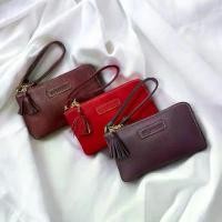 ราคา De'lonchi กระเป๋าคลัทช์ กระเป๋าผู้หญิง พร้อมสายคล้องมือ หน้งแท้ หนังนุ่ม ใส่มือถือ บัตร สมุดบัญชีธนาคารได้ คําแนะนําการขายที่ร้อนแรงในเดือนนี้ (1732903657000175306)