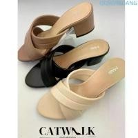 ราคา รองเท้าส้นสูงส้นหนา 2 นิ้ว มี3สี ดำ กากี ครีม (Mag) งานเนี้ยบ บล็อกบัสเตอร์ (1733347493956192066)