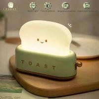 ราคา โคมไฟตั้งโต๊ะ LED รูปการ์ตูนขนมปัง ดีไซน์น่ารักและ Kawaii โคมไฟตั้งโต๊ะสำหรับนอน แบบพกพา พร้อมฟังก์ชั่นจับเวลา โคมไฟจิ๋ว เหมาะสำหรับตกแต่งบ้าน (1732155342677772005)