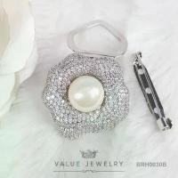 ราคา เข็มกลัด BRH0030 B ดอกไม้ ประดับไข่มุก ฝังคริสตัลแท้ ระยิบระยับเสมือนเพชรแท้ เครื่องประดับ เข็มกลัดติดเสื้อ ValueJewelry (1733278516418413910)