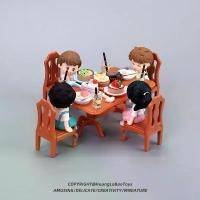 ราคา โต๊ะและเก้าอี้ขนาดเล็ก, อุปกรณ์ประกอบฉากโรงละครสมมติ, เครื่องประดับขนาดเล็กบ้านตุ๊กตา, โต๊ะอาหาร, ของเล่นเด็ก, ชุดของขวัญขนาดเล็ก (1732404375099180415)