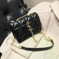 ราคา CK กระเป๋าคุณภาพสูงสำหรับผู้หญิง, CK ฝรั่งเศส, เนื้อสัมผัส, กระเป๋าสี่เหลี่ยมเล็ก, โซ่พู่ใหม่, กระเป๋าสะพายไหล่, กระเป๋าสะพายข้าง, รีวิวในเชิงบวก, เปิดตัวในปี 2025, 1545 (1731840116306969764)