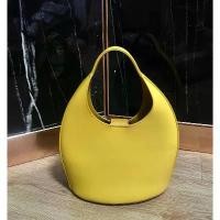 ราคา กระเป๋าถือ Jaspal ใหม่กริ๊บ carlyn พร้อมส่ง รับ ซื้อ กระเป๋า แบรนด์เนม แท้ crochet bag สะพาย ข้าง ใบ ใหญ่ ทรง ขนม จีบ (1733120371010864249)