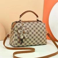 ราคา กระเป๋าถือสตรี, แฟชั่นชั้นสูง, พร็อพ, ความจุมาก, กระเป๋าหมอนบอสตัน, สายกว้าง, กระเป๋าสะพายข้าง, มาใหม่, 2025 ถักเชือก ฟอก แบรนด์ มือ สอง คอล ใหม่ ล่าสุด stand oil ทรง ขน (1732819137325729760)