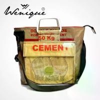 ราคา Wenique กระเป๋า Messenger [งานปักลายแรดคู่] มีหูหิ้ว | PVC กันน้ำ-Handmade (1729571344473688392)