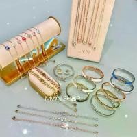ราคา ♣Lyn เครื่องประดับ jewelry มีโค้ดลด30% สร้อยข้อมือ,กำไล,สร้อยคอ เครื่องประดับ พร้อมกล่อง ถุงกระดาษ ของแท้จากชอป⊿ (1734299393446676085)