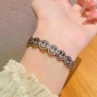 ราคา สร้อยข้อมือหน้ายิ้ม ส่วนบุคคล ทอง เปิด ชุบด้วยไฟฟ้า กำไล 18k (1732909830270256132)