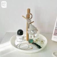 ราคา [COD] WY ที่แขวนกุญแจไม้มินิมอลตั้งโต๊ะ พร้อมถาดวางเก็บของใช้ ห้อยเครื่องประดับ แหวน สร้อยคอ กำไล ต่างหู นาฬิกา (1732188431812102790)