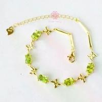 ราคา Rosen'marry/ สร้อยข้อมือพลอยเพอริดอทแท้ ตัวเรือนเงินแท้ชุบทอง RB006 พลอยแท้เสริมดวง ของขวัญ (1729879907596143554)
