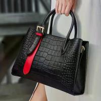 ราคา กระเป๋าถือหนังแท้สำหรับผู้หญิง 1 ชิ้น พร้อมสายสะพายปรับได้ - การปรับแต่งชื่อเต็ม/ข้อความ (มีค่าธรรมเนียม) กระเป๋าปิดแบบสแน็ปจากหนังจระเข้ชั้นดี ซิป (สีน้ำเงิน/ดำ) - ของขวัญหรูหรา (1733509456327640283)