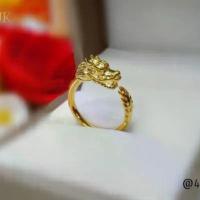 ราคา แหวน ลายมังกรทอง ขนาดฟรีไซส์ คําแนะนําการขายที่ร้อนแรงในเดือนนี้ เหมือน จริง สร้อย เงิน คอ ผู้ชาย สแตนเลส ไม่ลอก ไม่ดําใส่ อาบน้ําได้ (1732824994757707579)