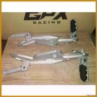 ราคา ChipChteau แบบพกพา ชุดพักเท้า สีบรอนซ์ GPX Demon 150 GN สินค้าใหม่ ของแท้ศูนย์ครับ Motorcycle มอเตอร์ไซค์ เบาะ เชง (1730529452111530363)