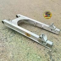 ราคา สวิงอามDKTแท้อลูมิเนียม อามแต่งเวฟ125R/S/wave125iบังลม-wave110i-ปลาวาฬ ขนาดเท่าเดิม กล่องตัวใหม่ ป้ายทอง(ดำคลองเตย) พ่วง ข้าง มอเตอร์ไซค์ 57 4วาล์ว (1733583816127579489)