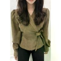 ราคา เสื้อสูทสีคาคีเข้ม ดีไซน์ปกคอ เสริมความรู้สึกที่เอว กระชับรูปร่าง สไตล์หวานสำหรับฤดูใบไม้ร่วงและฤดูหนาว เสื้อเชิ้ตสไตล์ยุโรป ผูกโบว์ เสื้อโค้ทแฟชั่นใหม่สำหรับผู้หญิง เสื้อผ้าผู้ห (1733409524615972264)
