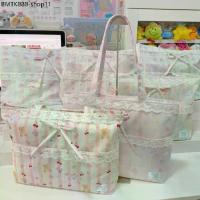 ราคา carryme Tote Bag กระเป๋าผ้าสะพายข้างลายพิเศษติดระบาย มีซิป มีช่องด้านหน้า ใส่ ipad สมุด หนังสือ A4 (1734162963064980658)