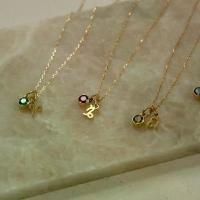 ราคา URPALS สร้อย12 ราศี พร้อมจี้พลอย สร้อยสแตนเลสชุบทอง 18K ทนน้ำ ทนเหงือ ไม่ลอก ไม่ดำแน่นอน คําแนะนําผลิตภัณฑ์ใหม่ของเดือนนี้ (1733791910027953802)