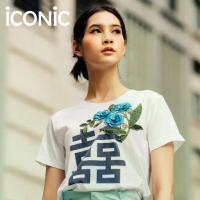 ราคา iCONiC LANSE SANGHEE T-SHIRT #4758 เสื้อยืด พิมพ์ลาย อักษรจีน สีน้ำเงิน ปักดอกไม้ POP UP (1730995240269088928)