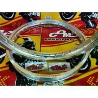 ราคา วงล้ออลูมิเนียม COM ล้อคอม 1.40 X 17 สีเงิน ขอบเรียบ กล่องเหลือง ล้อคอมโปร COM PROFESSINAL RIM ขนาด 1.40 ขอบ 17 100% ล้อขอบ17 ล้อมอเตอร์ไซค์ สำหรับรถจักรยานยนต์ (1732960013876823418)