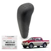 ราคา [TK] หัวเกียร์กระปุก รุ่น 5 เกียร์ แบบหนัง 1 ชิ้น สีเทา สำหรับ Mitsubishi K77 Strada 2.8 4WD ปี 2001-2005 (1733356389527357111)