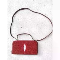 ราคา กระเป๋าสะพายหนังปลากระเบนแท้รุ่นซิปคู่ สีแดง (1733986792424113391)