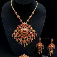 ราคา Vintage Jewelry ชุดเครื่องประดับไทยพร้อมทับทิมลงยา สร้อยคอ ต่างหูคลิป กำไลข้อมือ เข็มขัด หัวเข็มขัด (1734170533789992711)