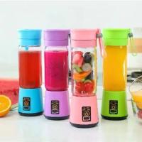 ราคา คั้นน้ำผลไม้ไฟฟ้าแบบพกพา 4 เครื่องปั่น ชาร์จ USB เครื่องมือผลไม้และผัก เครื่องปั่นส่วนตัว 380 มล. เครื่องคั้นน้ำกลางแจ้ง (1733806037186348348)