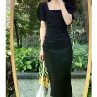 ราคา เดรสสีดำสไตล์เกาหลี ทรงสลิมฟิต เดรส Midi ทรงสลิมฟิต เดรสสีพื้น คอเหลี่ยม แขนสั้น พร้อมส่ง (1733012024439047954)