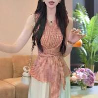 ราคา เสื้อแขนกุดลายตารางสีแดงสำหรับผู้หญิงฤดูร้อนสไตล์ใหม่ เสื้อท่อนบนเข้ารูป เสื้อ คอปาด black shirt women (1733427813745132965)