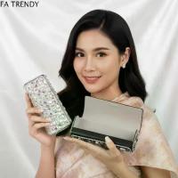 ราคา FA TRENDY กล่องป้องกันแว่นตา แบบพกพา กล่องแว่นตาฝังเพชร แวววาว หนัง กล่องเก็บแว่นตา ป้องกันฝุ่น ป้องกันน้ำกระเซ็น กล่องป้องกันแว่นกันแดด โรงเรียน (1734321042786256385)
