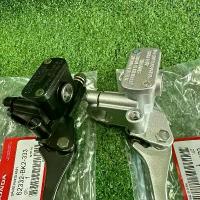 ราคา [2สี] ปั๊มบนเวฟ110i ของแท้โรงงาน ปั๊มเบรค WAVE100 WAVE110i WAVE125 รับประกัน 3เดือน สายเบรคหน้า มือเบรคเวฟ 110i เฟียส กระจก มอเตอร์ไซด์ motul 7100 จาน ดิสเบรค เบรก ชุด เบรค หน้า (1734086425698666438)