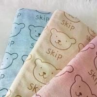 ราคา [Tiktok] ผ้าขนหนู ผ้าเช็ดตัว หมีskip 360 กรัม ผ้านาโนขนาด70x140cm ผ้าเช็ดตัวนาโน หนาพิเศษ นุ่งอาบน้ำได้ นุ่ม ไม่บาดผิว ผ้านิ่มลายน่ารัก งานเย็บขอบอย่างดี (1733690391938958411)
