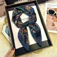 ราคา ผ้าพันคอไหมสี่เหลี่ยมพิมพ์ลายดอกไม้แบรนด์หรู 2025 สำหรับผู้หญิง ฮิญาบ ผ้าพันคอ 70 ซม. ผ้าคลุมไหล่ซาตินสำหรับผู้หญิง ริบบิ้นผ้าคาดศีรษะ (1734047507474449510)
