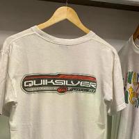 ราคา เสื้อยืดมือสอง งานป้าย เสิ้อเซิร์ฟบอร์ด Quiksilver Surfboards คอเหลี่ยม สาว อวบ เสื้อชีฟอง คอสีป้ายสมอคหลัง ไหม พรม ปก မ ိ န ် း ခ လ ေ ဝ တ အ ွ ထ ည က ရ ှ girl เชิ๊ต (1733344915098273111)