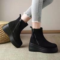 ราคา รองเท้าบูทผู้หญิง หัวกลม ซิปข้าง หนังกลับ ส้นเตี้ย แฟชั่น รองเท้าบูท ขนาด 35 40 (1733022097541072652)