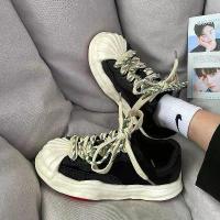 ราคา รองเท้า， รองเท้าผ้าใบพื้นรองเท้าแบบดั้งเดิม Ins แพลตฟอร์มการออกแบบเฉพาะดั้งเดิม รองเท้าผู้ชาย ลำลอง สีดำและสีแดง รองเท้ากีฬา ผู้ชายและผู้หญิง แฟชั่น，รองเท้าผ้าใบ รองเท้าแฟชั่นผู้หญิง (1730893058630977