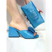 ราคา กระเป๋าใส่รองเท้าลายคราม ดีไซน์พิเศษ สไตล์คลาสสิก สำหรับผู้หญิงแอฟริกัน หัวกลม รองเท้าส้นสูง เหมาะสำหรับงานแต่งงาน สีดำ (1731074755129150395)