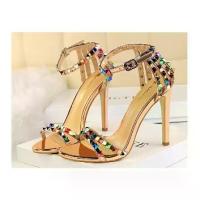 ราคา 【จัดส่งจากประเทศไทย】 รองเท้าส้นสูง 4 นิ้วสไตล์วาเลนติโน่ รหัส267-2พร้อมส่งจากไทย (1732672764575646842)