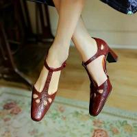 ราคา รองเท้าแตะผู้หญิงหนังวัว ทรงสี่เหลี่ยม ส้นเข็ม หัวแหลม สายรัดข้อเท้า รองเท้าส้นสูง (1734193247312775125)