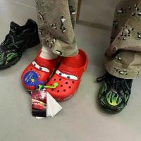 ราคา รองเท้าแตะลำลอง Lightning McQueen รุ่นซัมเมอร์ ขายดีที่สุด รองเท้าแตะชายหาดกันลื่นสำหรับผู้ใหญ่ (1734327538050171907)