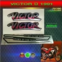 ราคา สติ๊กเกอร์ VICTOR ปี 1991 สติ๊กเกอร์ Kawasaki VICTOR ปี 1991 ตัวนูน (วิคเตอร์รุ่นเก่า) (สีสวย สีสด สีไม่เพี้ยน) ขายดี (1734281166790494125)