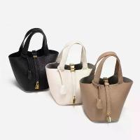 ราคา กระเป๋าหูหิ้วด้านบน สไตล์วินเทจ ดีไซน์ตะกร้าสุดคิ้วท์ ทรงถังน้ำ สำหรับผู้หญิง กระเป๋า กลิตเตอร์ กระเป๋า ทรง ซอง จดหมาย กระเป๋า หมอน เปรี้ยว หลุยส์ วิตตอง กระเป๋า แท้ กระเป๋า tory burch (17319171777260