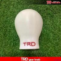 ราคา archpashop คุณภาพรับประกันได้ หัวเกียร์ TRD หัวเกียร์แต่ง ทีอาร์ดี หัวเกียร์ซิ่ง สำหรับเกียร์ธรรมดา สี ขาว toyota ได้ทุกรุ่น ใช้กับ เกียร์ ธรรมดา งานทำจาก พลาส Car รถยนต์ รถจักร บูส ยนต์ (173088795968