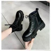 ราคา OhBlablaShoes พร้อมส่ง รองเท้าบูทหนัง ส้นตึก เชือก/ซิปข้าง สีดำ (1734156922061686578)