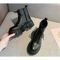 ราคา OhBlablaShoes รองเท้าบูท หนัง ส้นตึก เชือก/ซิปข้าง สีดำ (1734274275994010908)
